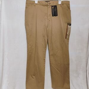 Lee Relaxed Fit Straight Leg Mid Rise Womens Khaki Pants Size 18 Short NEW NWT B